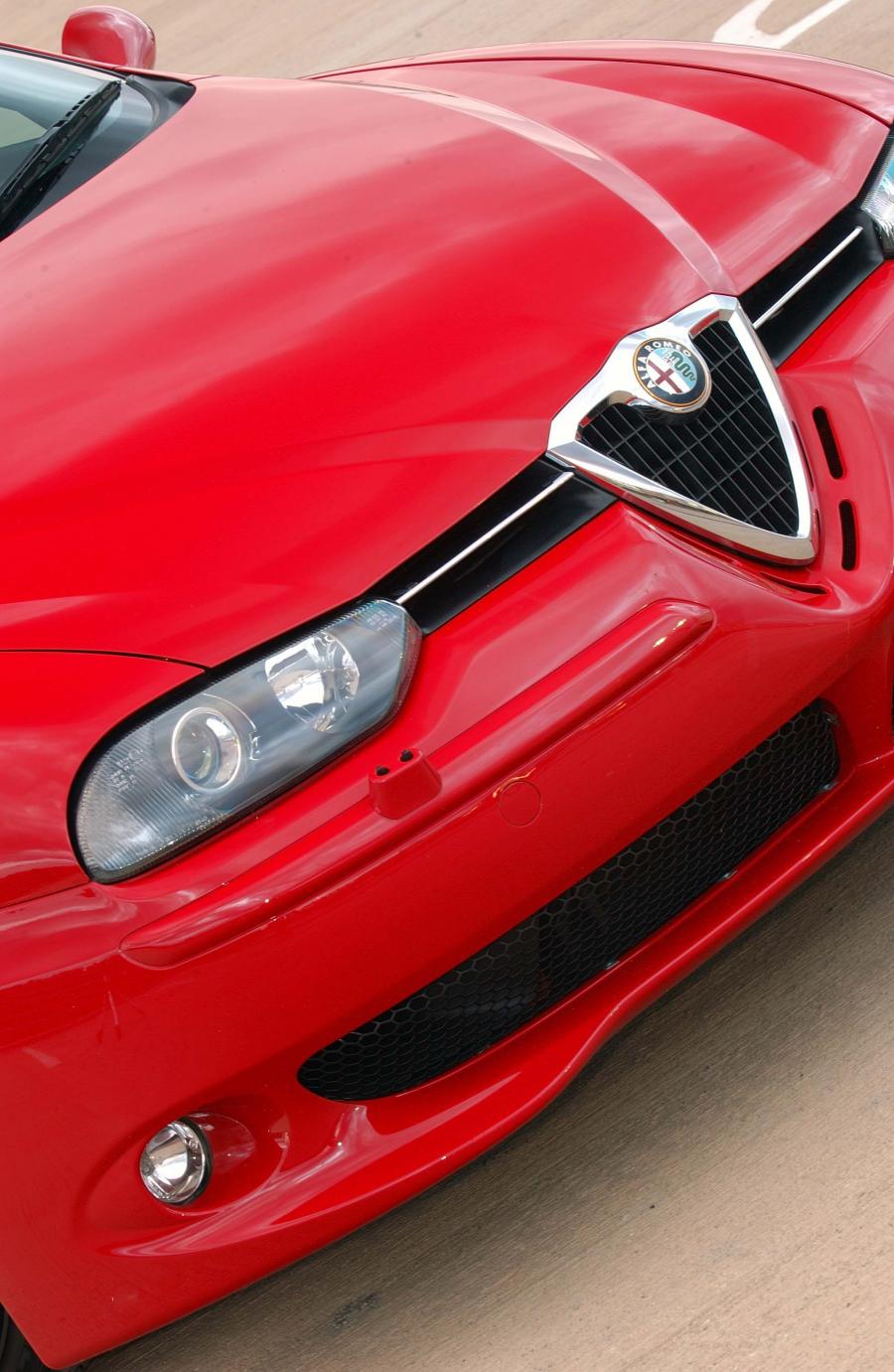 Детали экстерьера Alfa Romeo 156 GTA (932A) 2003 года  (ZA) (фото 8 из 28)